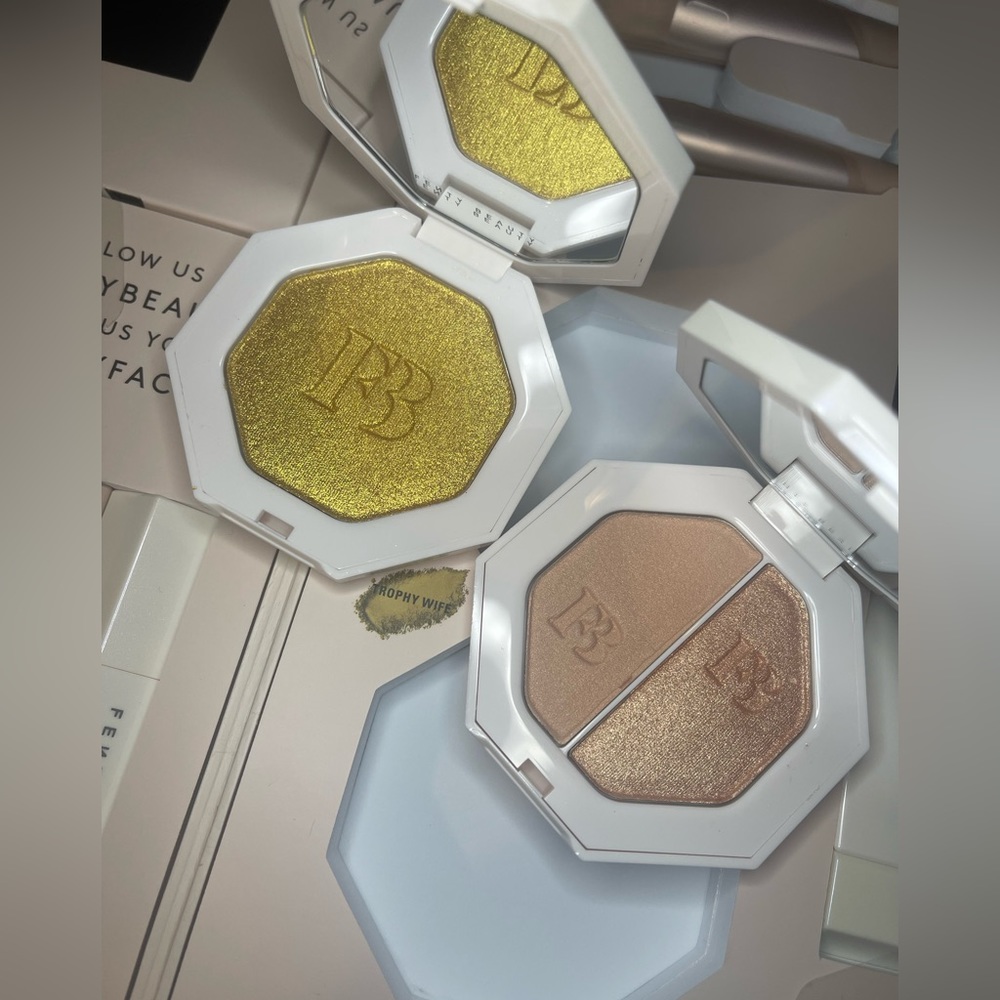 Fenty Beauty Makeup Vault ⭐️Host Pick⭐️ - Picture 8 of 8